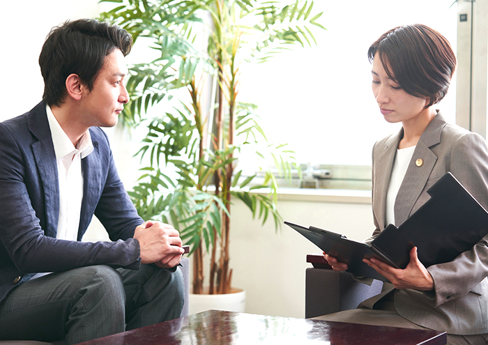 交通事故後のケガや不調、保険会社とのやりとりにお困りではありませんか?